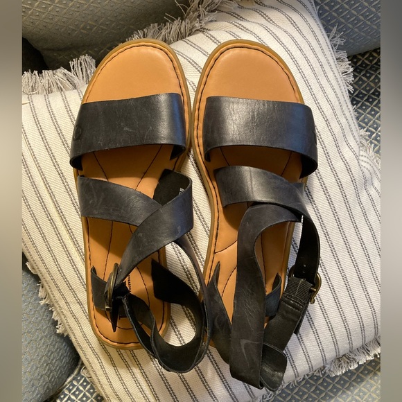 Born Shoes - BORN women’s black leather sandals, size 7